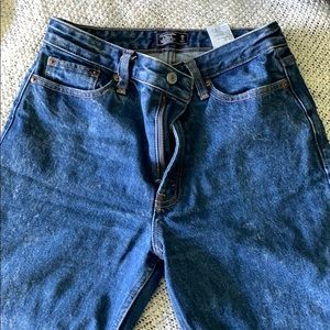 My fav Girlfriend Jeans!